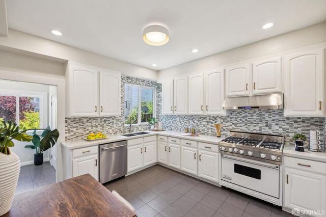 686 19th Avenue, San Francisco, CA 94121