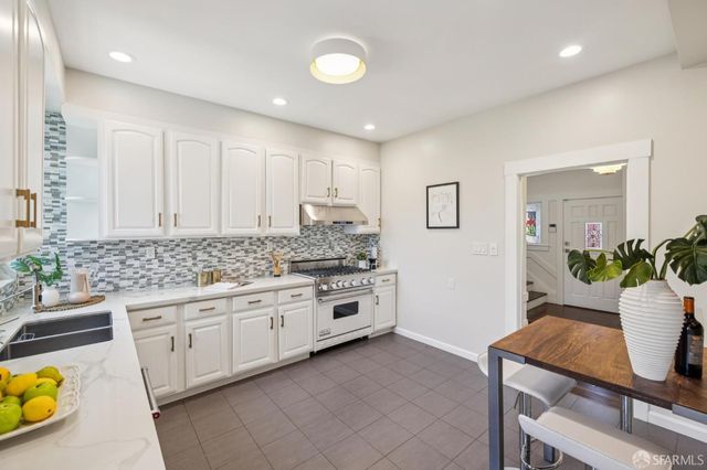 686 19th Avenue, San Francisco, CA 94121