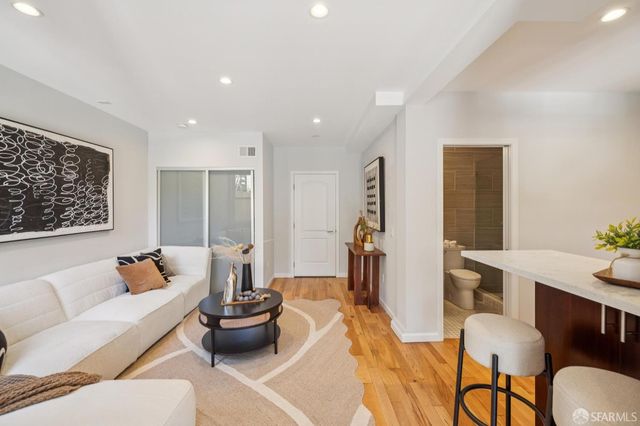 686 19th Avenue, San Francisco, CA 94121