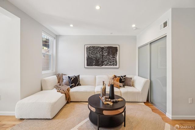 686 19th Avenue, San Francisco, CA 94121