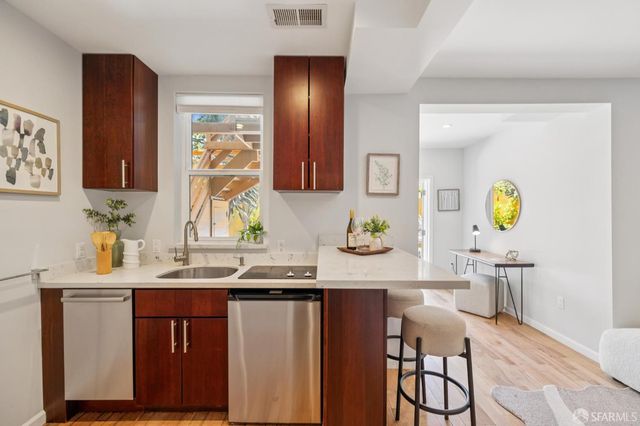 686 19th Avenue, San Francisco, CA 94121