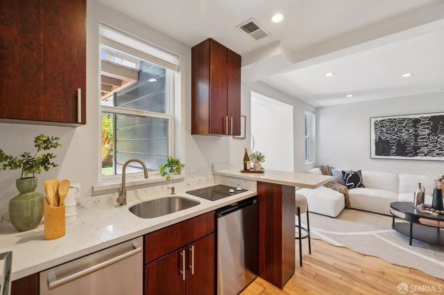 686 19th Avenue, San Francisco, CA 94121