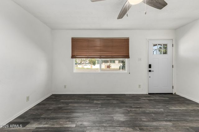 801 E RUTH Avenue, Phoenix, AZ 85020