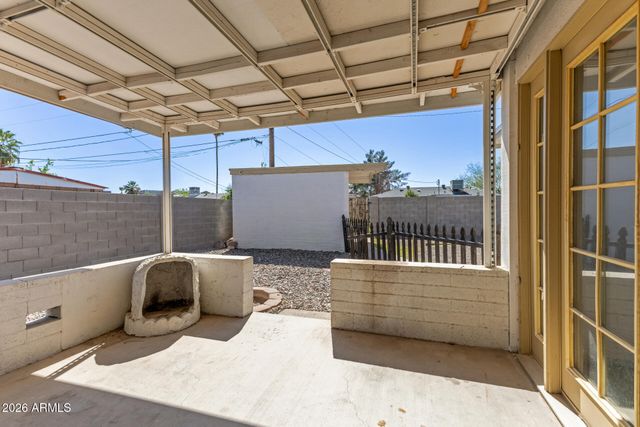 801 E RUTH Avenue, Phoenix, AZ 85020