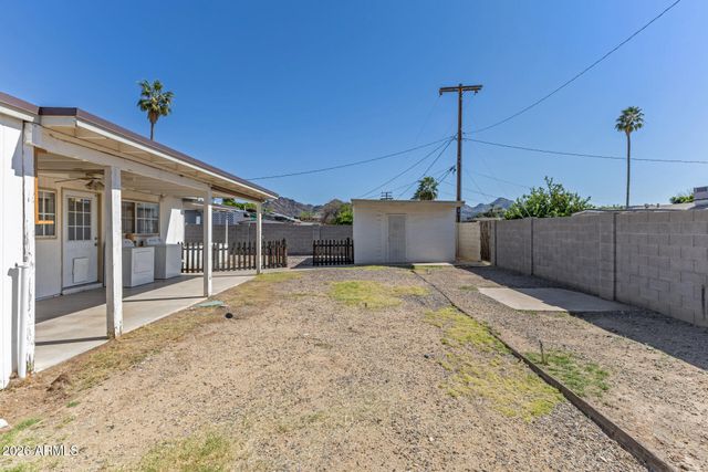 801 E RUTH Avenue, Phoenix, AZ 85020