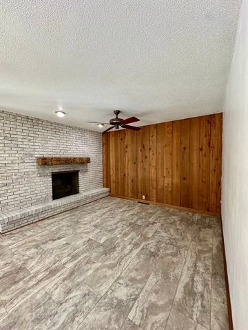 3 Hettinger Court, Monticello, IL 61856