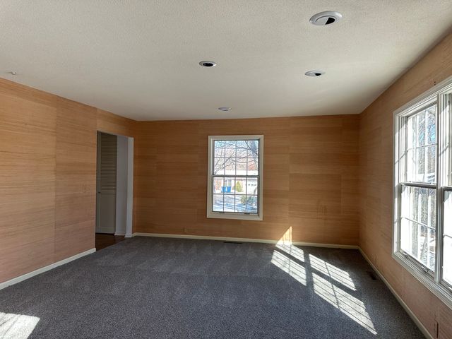 3 Hettinger Court, Monticello, IL 61856