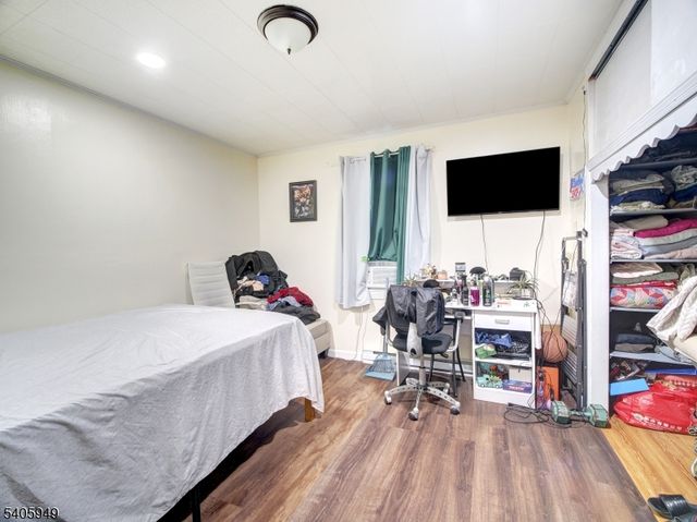 13 Merritt St, Jersey City, NJ 07305