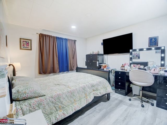 13 Merritt St, Jersey City, NJ 07305