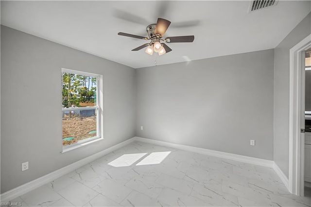 5033 N Peachtree CIR, Labelle, FL 33935