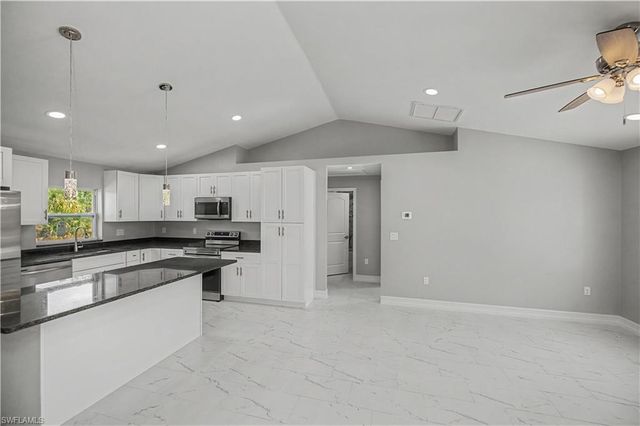 5033 N Peachtree CIR, Labelle, FL 33935