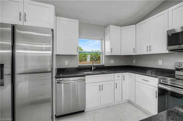 5033 N Peachtree CIR, Labelle, FL 33935