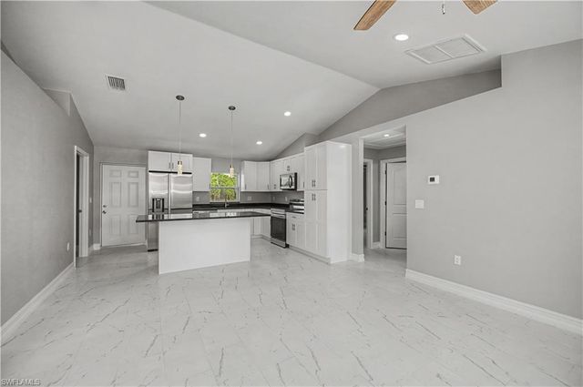 5033 N Peachtree CIR, Labelle, FL 33935