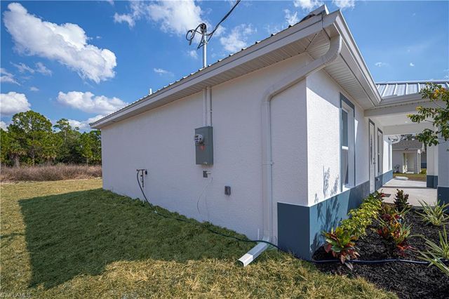 5033 N Peachtree CIR, Labelle, FL 33935