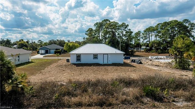 5033 N Peachtree CIR, Labelle, FL 33935