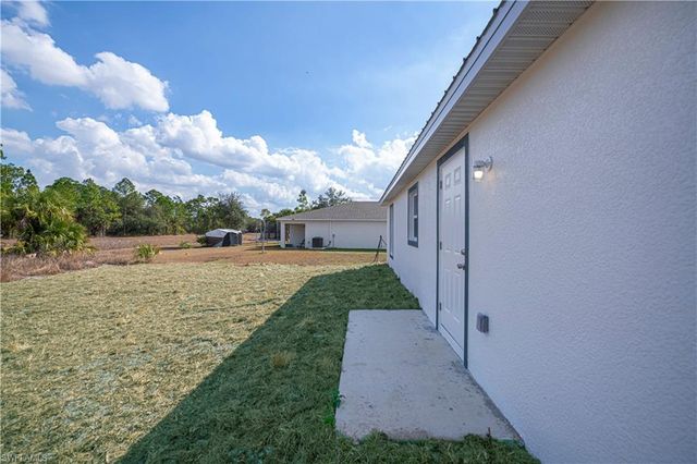 5033 N Peachtree CIR, Labelle, FL 33935