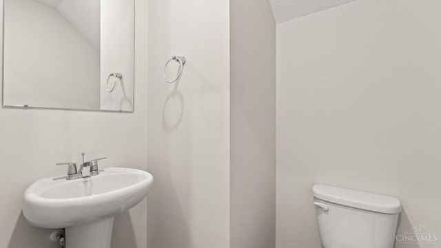 1872 Vista Lake Drive, Goshen Twp, OH 45122