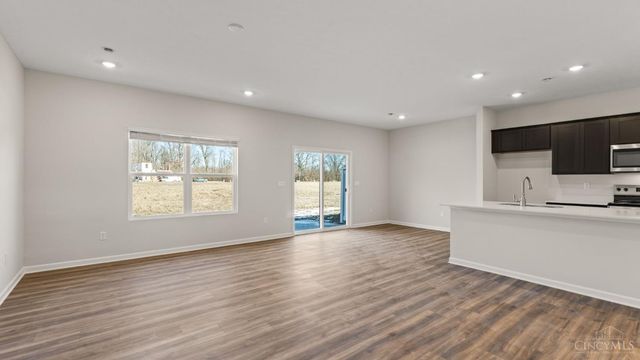 1872 Vista Lake Drive, Goshen Twp, OH 45122