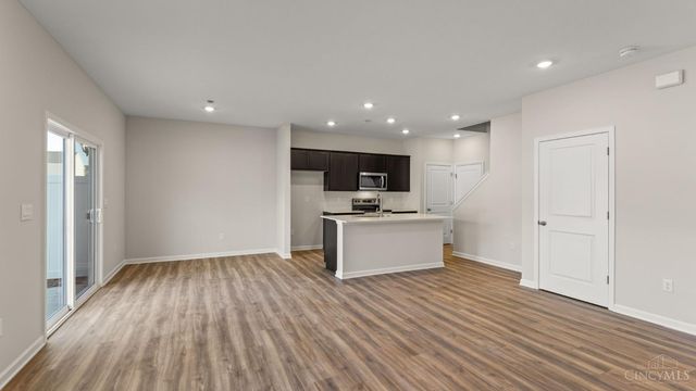 1872 Vista Lake Drive, Goshen Twp, OH 45122