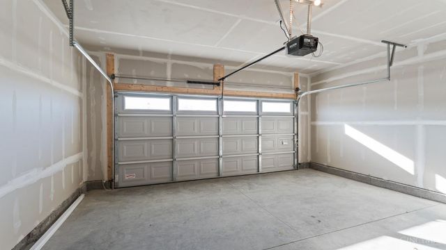 1872 Vista Lake Drive, Goshen Twp, OH 45122