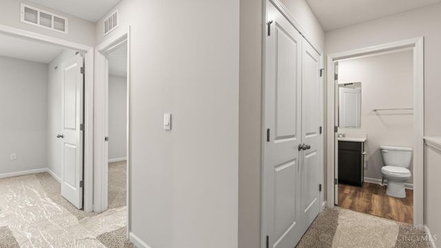 1872 Vista Lake Drive, Goshen Twp, OH 45122