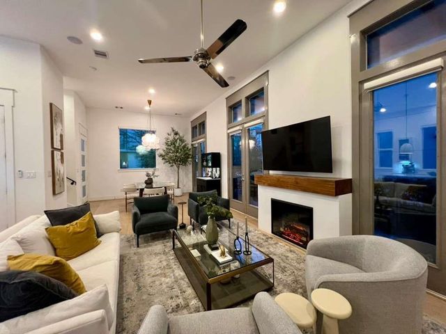 9811 Mocking Bird Hill Lane, Houston, TX 77080