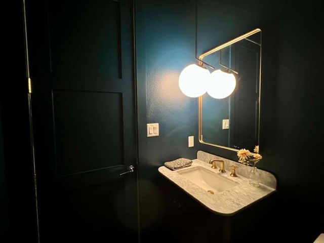 9811 Mocking Bird Hill Lane, Houston, TX 77080