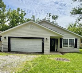 9928 NORTH Road, Fairview Heights, IL 62208