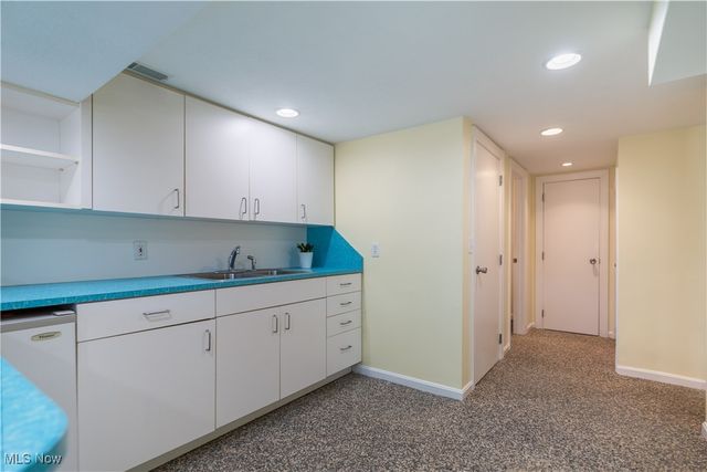 259 Oak Drive NW, North Canton, OH 44720