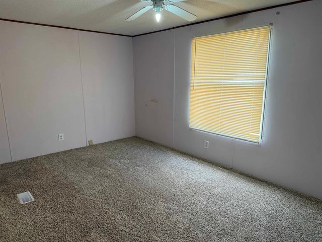 464 Red Hen Rd, Gladewater, TX 75647