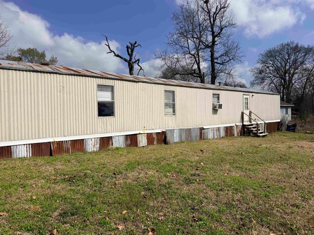 464 Red Hen Rd, Gladewater, TX 75647