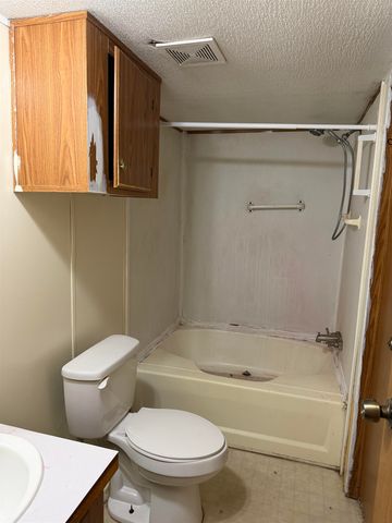 464 Red Hen Rd, Gladewater, TX 75647