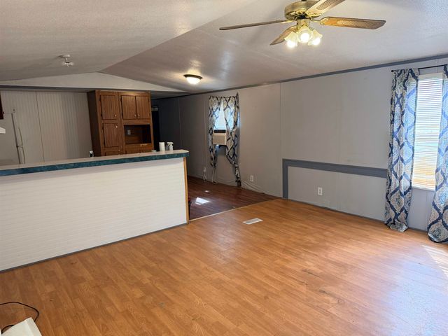 464 Red Hen Rd, Gladewater, TX 75647