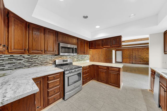 18740 W Maple Avenue, Grayslake, IL 60030