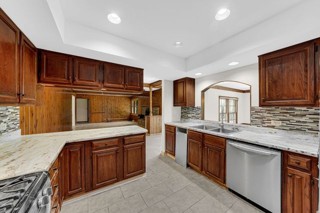 18740 W Maple Avenue, Grayslake, IL 60030