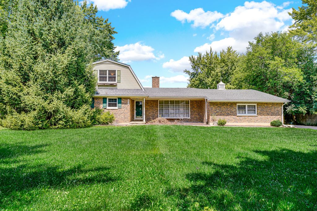 18740 W Maple Avenue, Grayslake, IL 60030