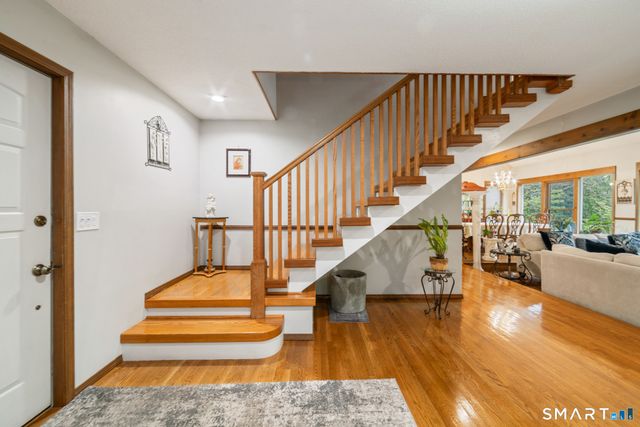 26 Vidich Lane, Naugatuck, CT 06770