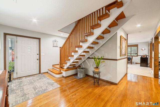 26 Vidich Lane, Naugatuck, CT 06770