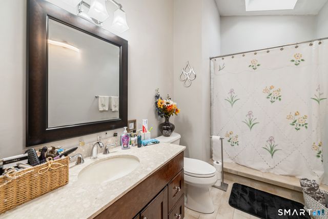 26 Vidich Lane, Naugatuck, CT 06770