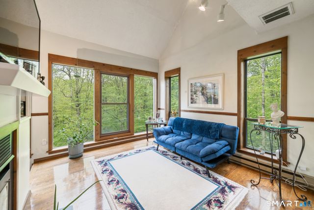 26 Vidich Lane, Naugatuck, CT 06770
