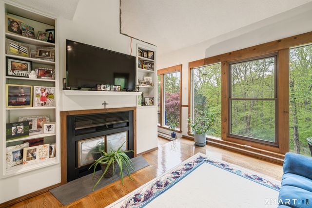 26 Vidich Lane, Naugatuck, CT 06770
