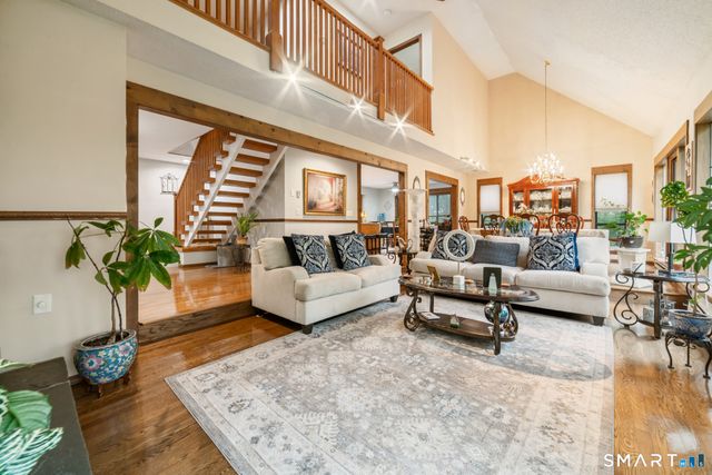 26 Vidich Lane, Naugatuck, CT 06770