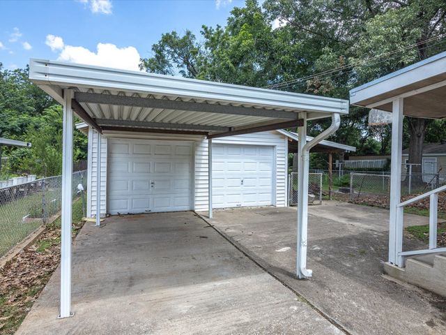 3012 Gene Lane, Haltom City, TX 76117