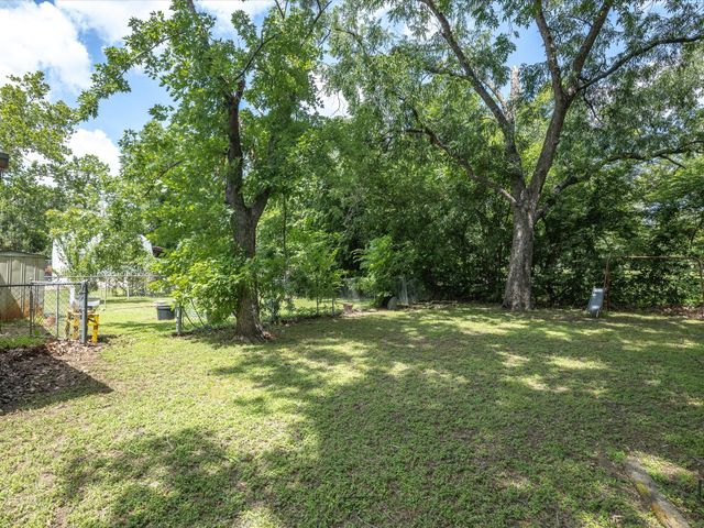 3012 Gene Lane, Haltom City, TX 76117