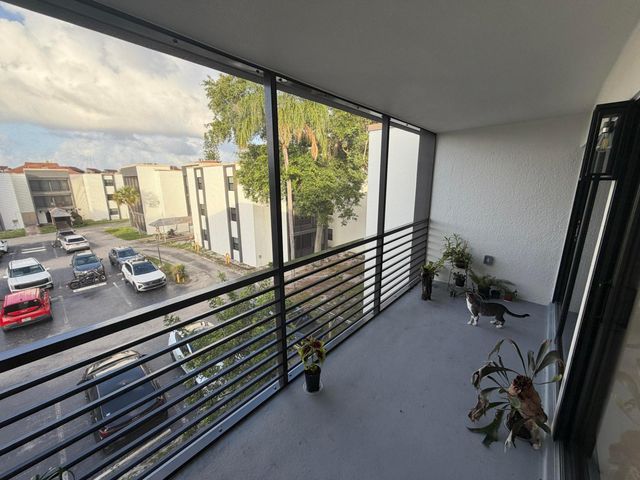 4040 N Hills Drive 35, Hollywood, FL 33021