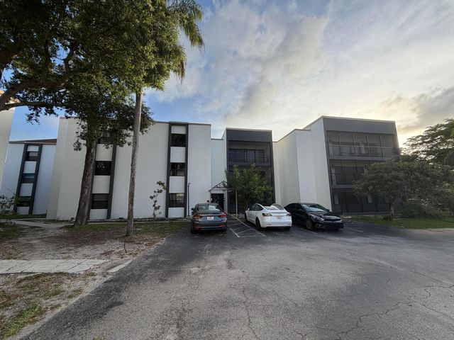 4040 N Hills Drive 35, Hollywood, FL 33021