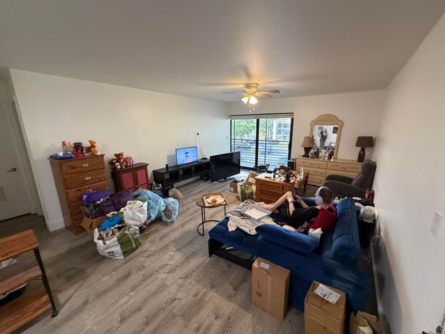 4040 N Hills Drive 35, Hollywood, FL 33021