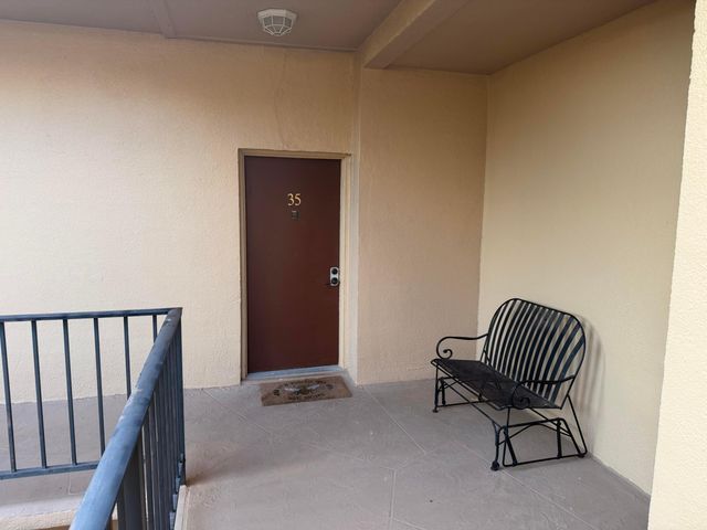 4040 N Hills Drive 35, Hollywood, FL 33021