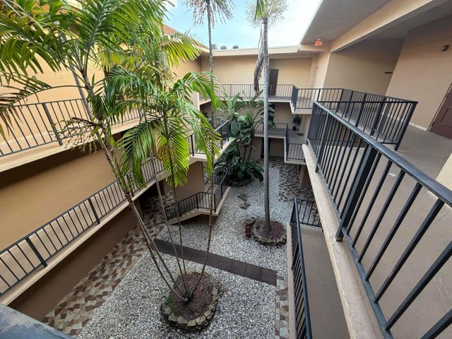 4040 N Hills Drive 35, Hollywood, FL 33021