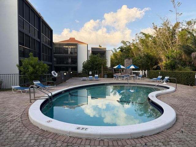 4040 N Hills Drive 35, Hollywood, FL 33021